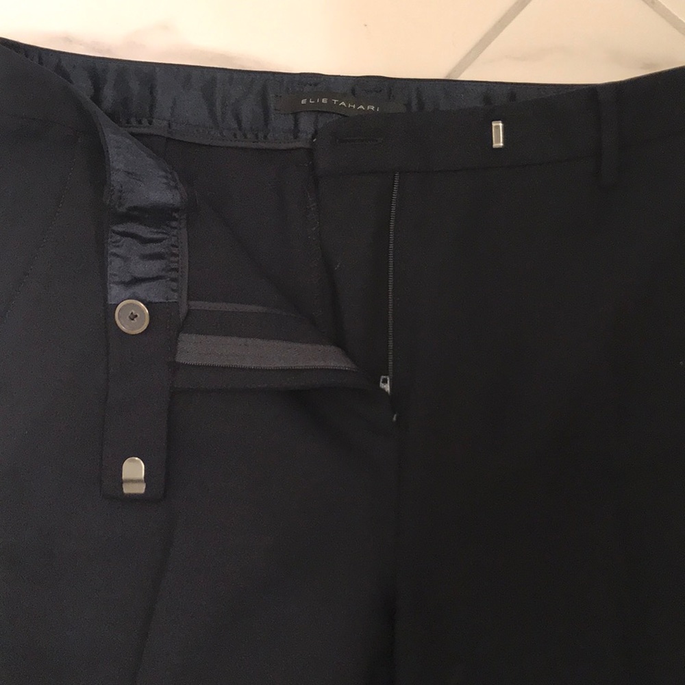 Elie Tahari slacks in new condition. Navy blue